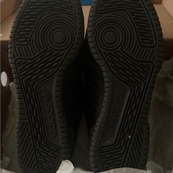 Yeezys X Adidas Calabasas Core Black - Picture 5 of 6